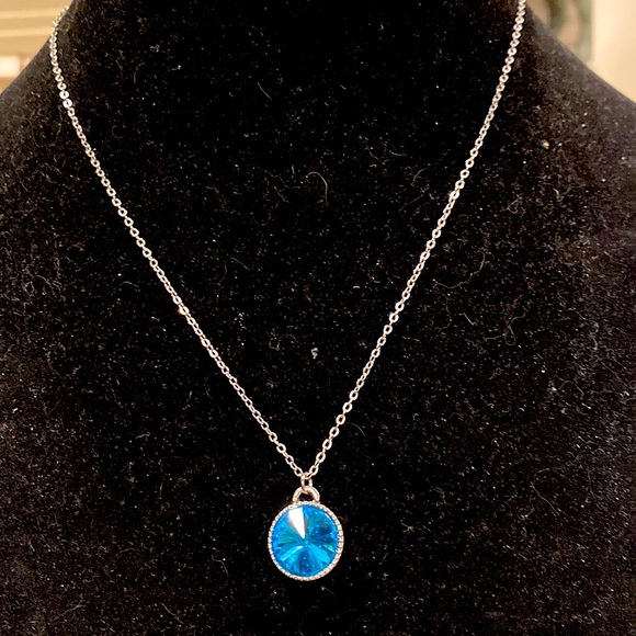 Teal Blue Rivoli  Pendant and Silver Tone Chain. - Picture 1 of 6